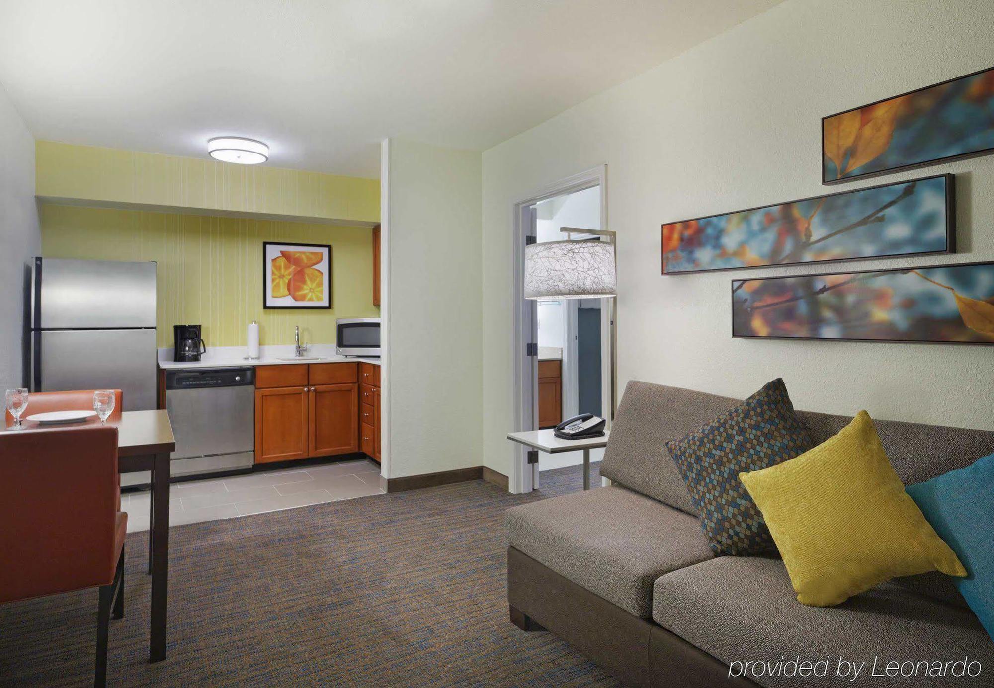 Residence Inn Houston By The Galleria Екстериор снимка