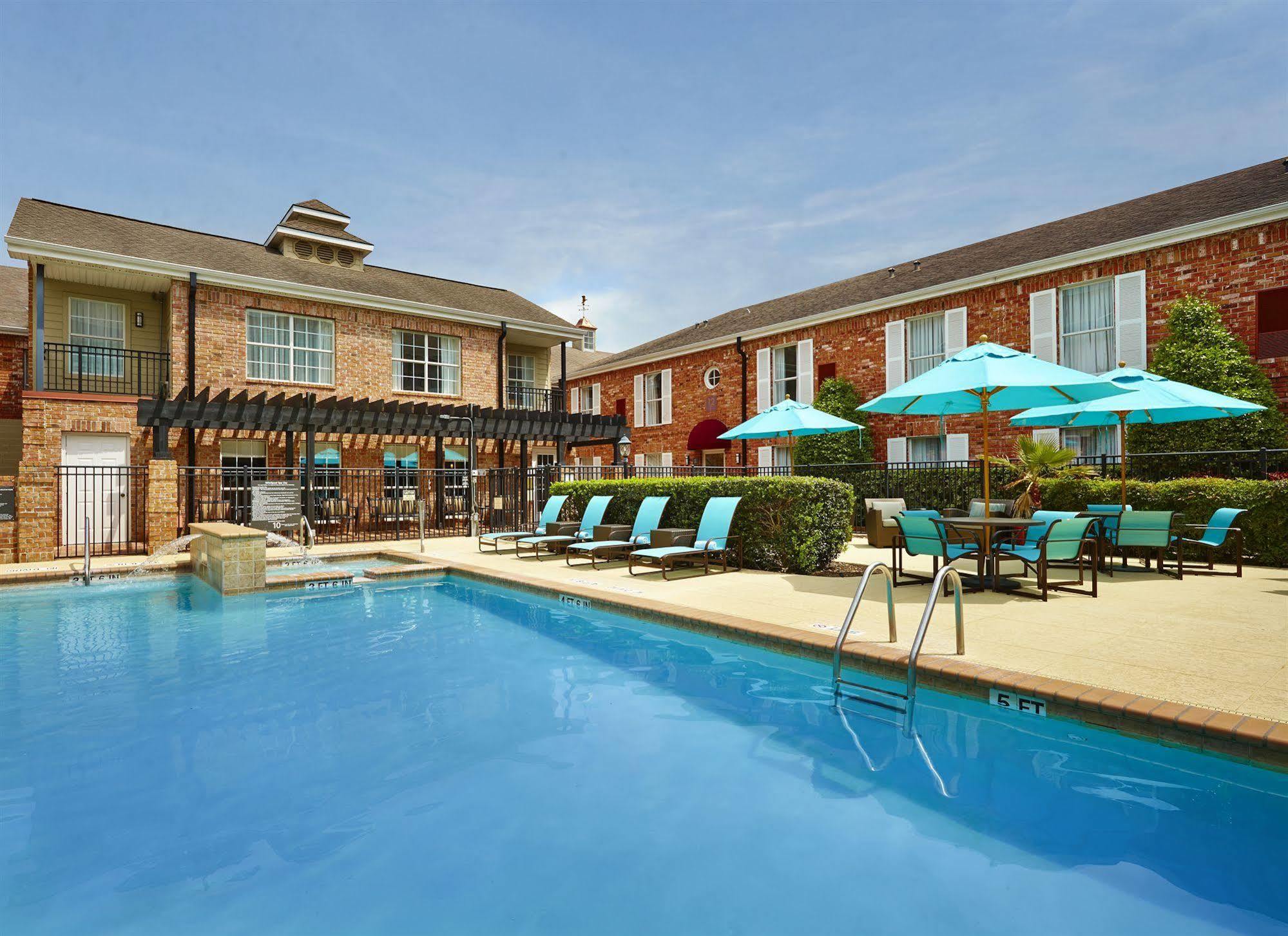 Residence Inn Houston By The Galleria Екстериор снимка