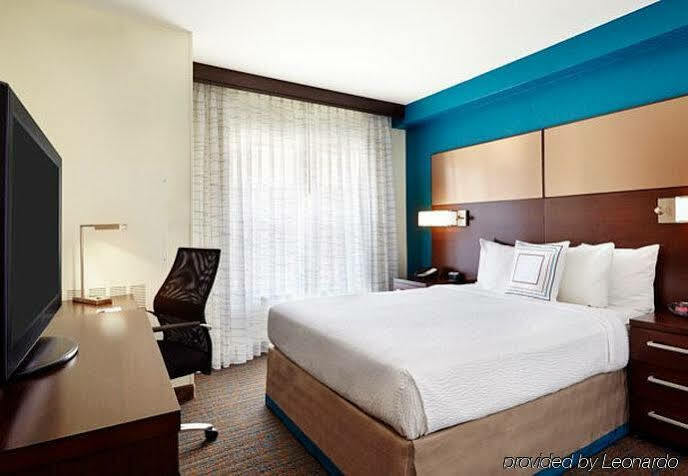 Residence Inn Houston By The Galleria Екстериор снимка